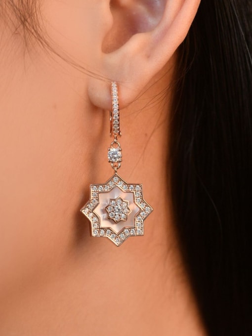 A&T Jewelry 925 Sterling Silver Cubic Zirconia Flower Minimalist Huggie Earring 1