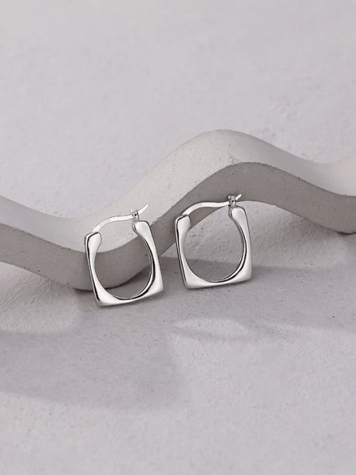 E2656 Platinum 925 Sterling Silver Geometric Minimalist Huggie Earring
