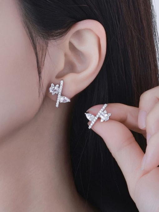 A&T Jewelry 925 Sterling Silver Cubic Zirconia Heart Minimalist Stud Earring 2