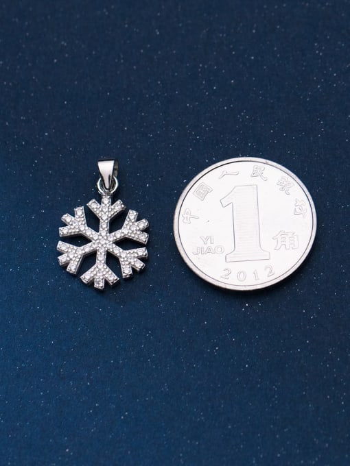 FAN S925 Silver Inlaid Zircon Electroplating White Gold Temperament Snowflake Pendant 3