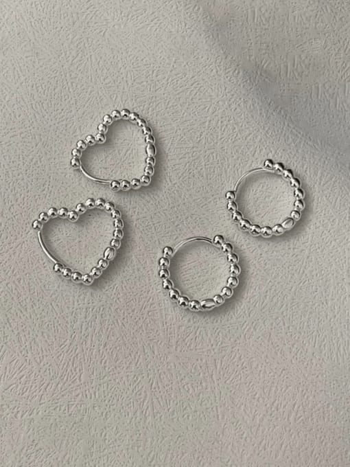 ARTTI 925 Sterling Silver Bead Heart Minimalist Huggie Earring