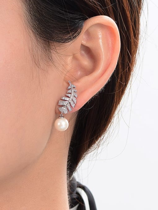 A&T Jewelry 925 Sterling Silver Freshwater Pearl Leaf Luxury Stud Earring 1