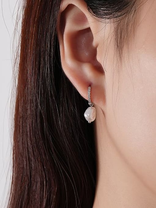 YUANFAN 925 Sterling Silver Freshwater Pearl Geometric Minimalist Huggie Earring 1