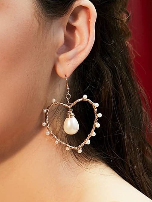 JMI Zinc Alloy Imitation Pearl Heart Vintage Chandelier Earring 1