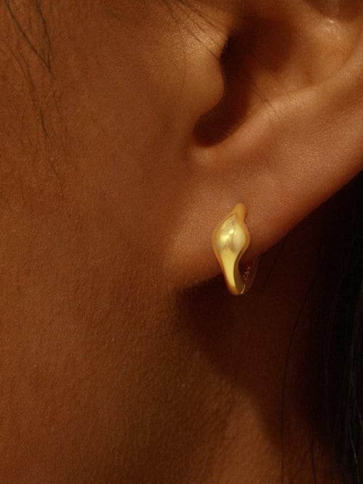 YUANFAN Brass Geometric Minimalist Huggie Earring 2