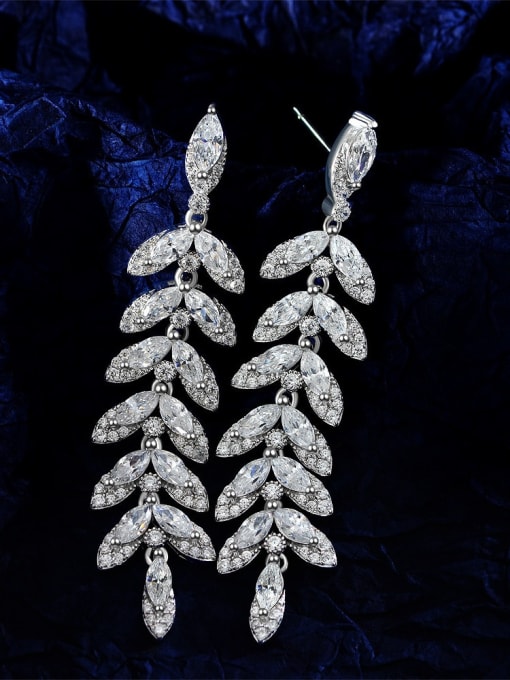 白色【E 0302】 925 Sterling Silver High Carbon Diamond Leaf Luxury Drop Earring