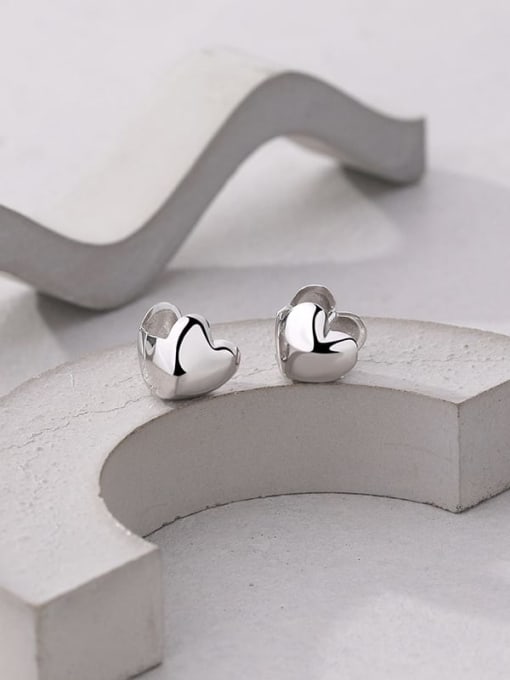 E2657 Platinum 925 Sterling Silver Heart Minimalist Huggie Earring