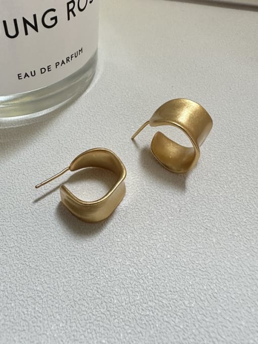 golden 925 Sterling Silver Geometric Minimalist Huggie Earring