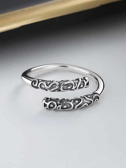 453ja about 2.7g 925 Sterling Silver Irregular Vintage Band Ring