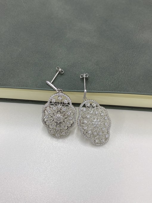 LM 925 Sterling Silver Cubic Zirconia Cluster Earring 2