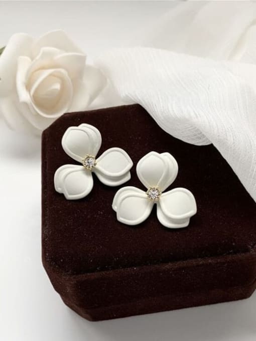 LM Brass White Flower Earring with CZ 2