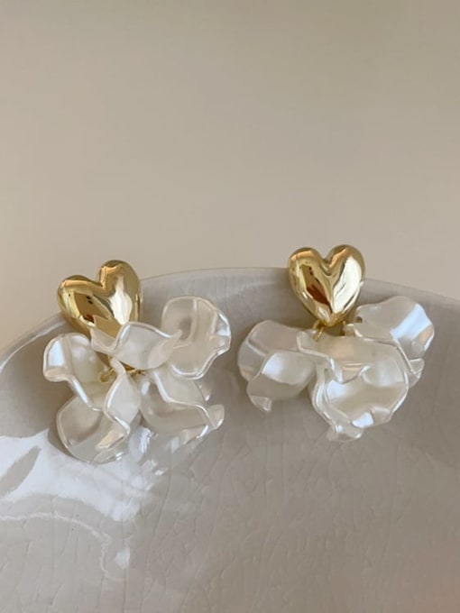 Pearl metal Alloy Shell Flower Dainty Stud Earring