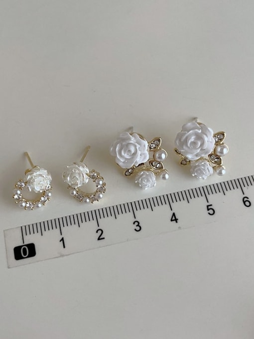 LM Alloy Cubic Zirconia Flower Dainty Stud Earring 3
