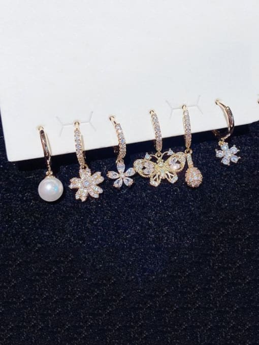 Ming Brass Rhinestone Flower Dainty Huggie Earring 1