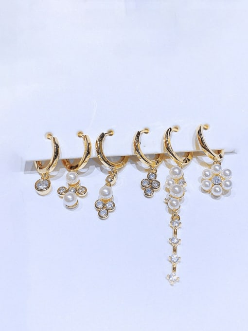 Gold Brass Imitation Pearl Geometric Trend Huggie Earring