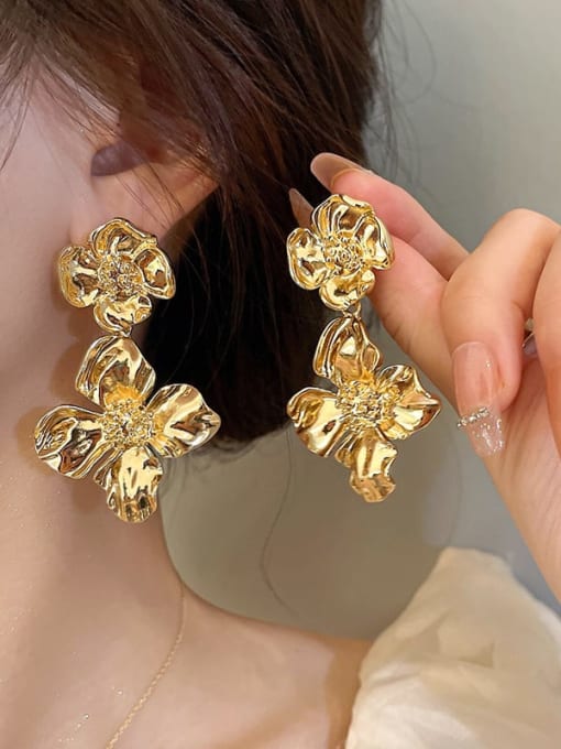 LM Alloy Flower Big gold Earring 1