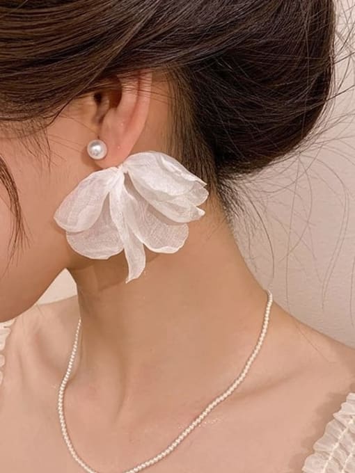 LM Zinc Alloy Flower Minimalist Drop Earring 2