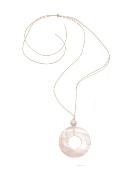 Bella  Pendant Shell Cotton Rope Round Necklace