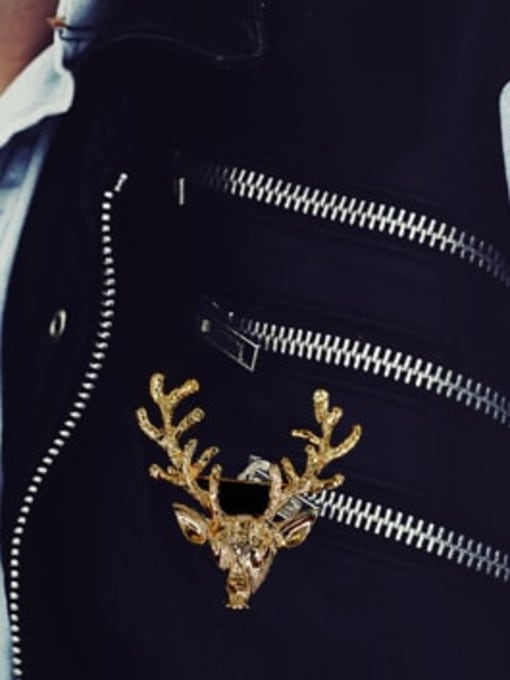 XIXI Alloy Deer Hand Vintage Brooch 4