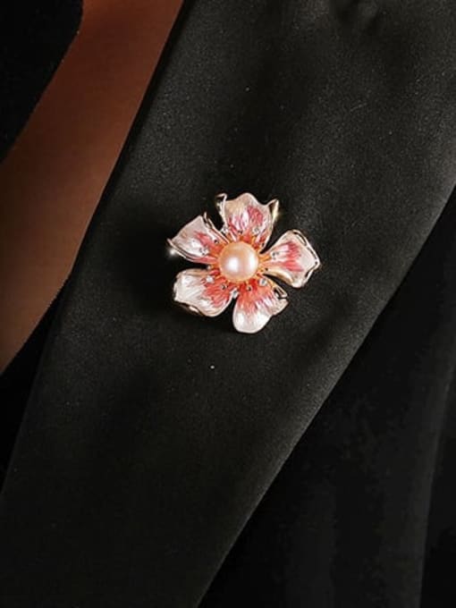 XIXI Brass Imitation Pearl Enamel Flower Trend Brooch 1