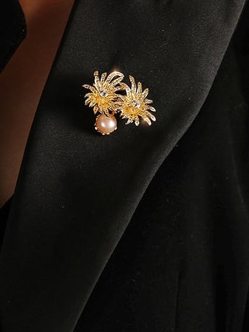 XIXI Brass Imitation Pearl Flower Cute Brooch 1