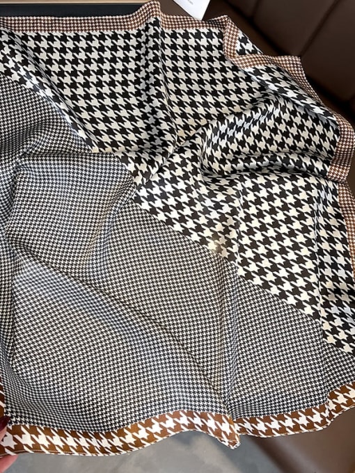 Main graph color 100% silk fashion stitching color matching size houndstooth 70*70cm classic small square