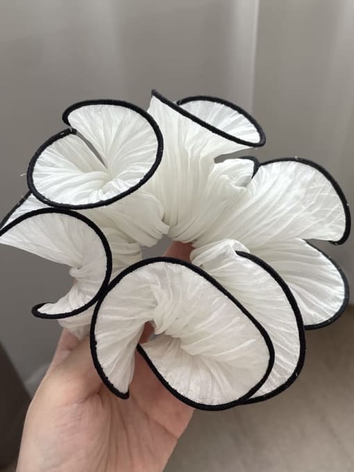 white Yarn Vintage Flower Hair Barrette