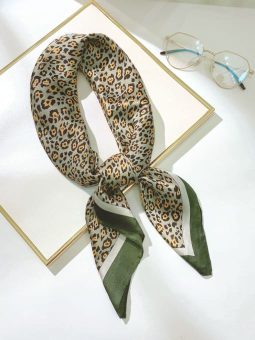 Grass green Women Spring Polyester Leopard Print 70*70cm Square Scarf