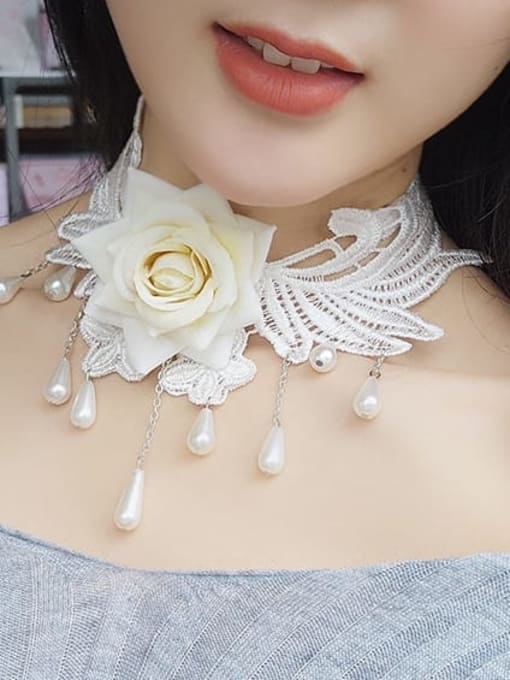 Big Rose Style Yarn Flower Minimalist Choker Necklace