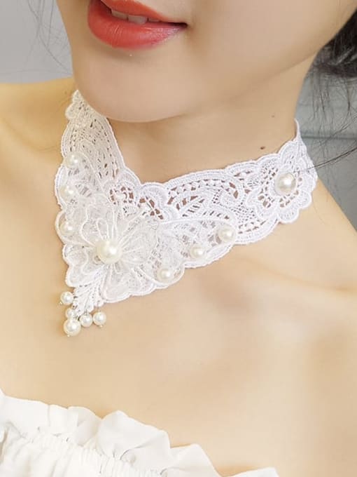 Classic V-shaped Yarn Flower Minimalist Choker Necklace