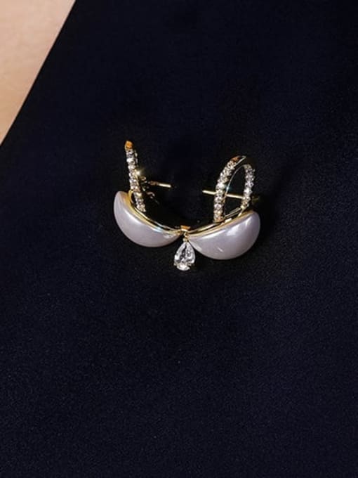 XIXI Brass Imitation Pearl Glasses Trend Brooch 1