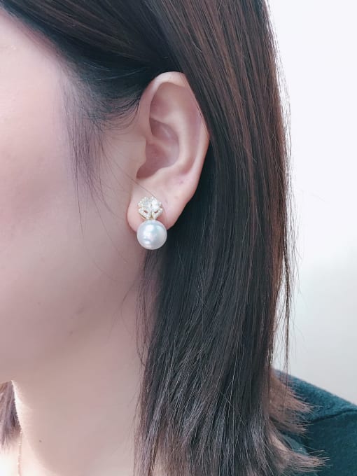 KEVIN Brass Imitation Pearl Flower Minimalist Stud Earring 1
