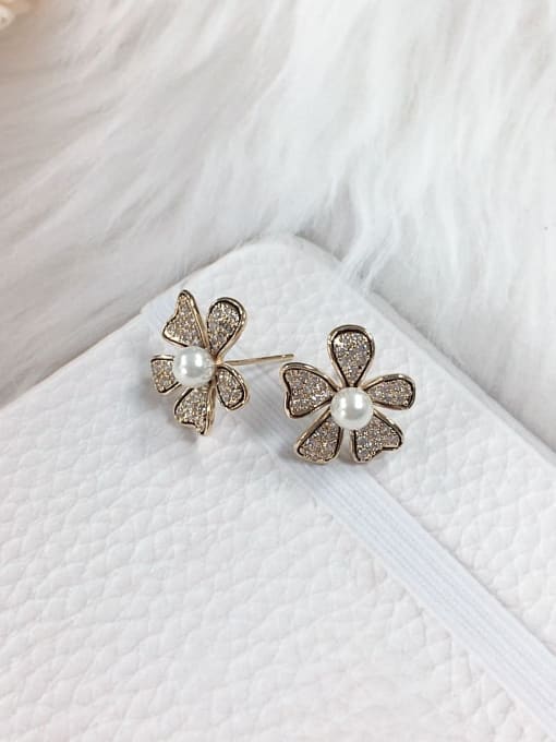 KEVIN Brass Imitation Pearl Flower Trend Stud Earring