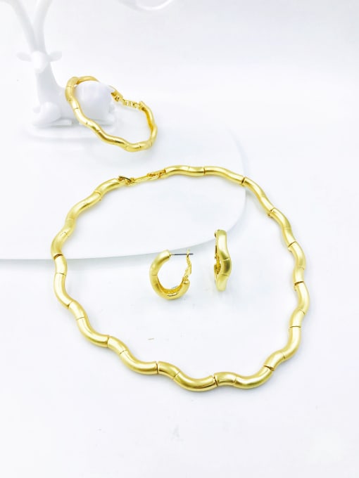 VIENNOIS Zinc Alloy Minimalist Irregular Bangle Earring and Necklace Set 0