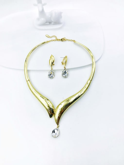 VIENNOIS Zinc Alloy Classic Water Drop  Glass Stone Clear Earring and Necklace Set 0