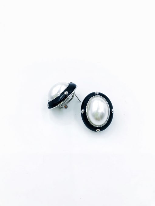 imitation rhodium+BLACK Zinc Alloy Imitation Pearl White Enamel Oval Classic Clip Earring
