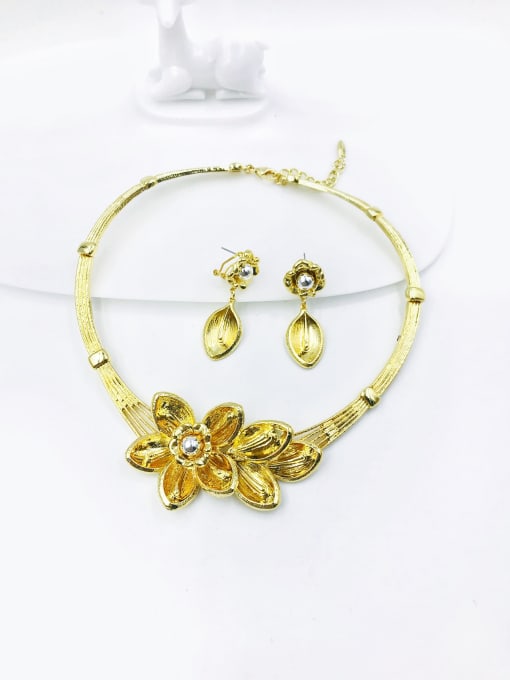 VIENNOIS Zinc Alloy Statement Flower  Earring and Necklace Set 0