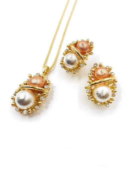 VIENNOIS Trend Zinc Alloy Rhinestone White Earring and Necklace Set