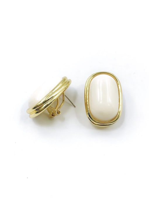 VIENNOIS Zinc Alloy Resin White Oval Minimalist Clip Earring 0
