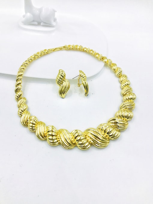 Gold Zinc Alloy Luxury Irregular Earring and Necklace Set