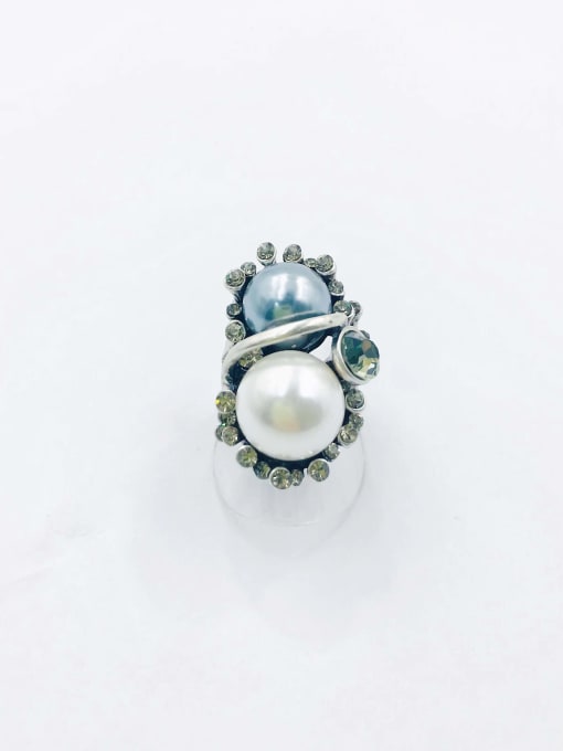 VIENNOIS Zinc Alloy Imitation Pearl White Irregular Trend Band Ring 1