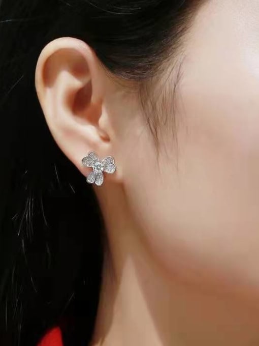Jane Stone 925 Sterling Silver Moissanite White Leaf Minimalist Stud Earring 2