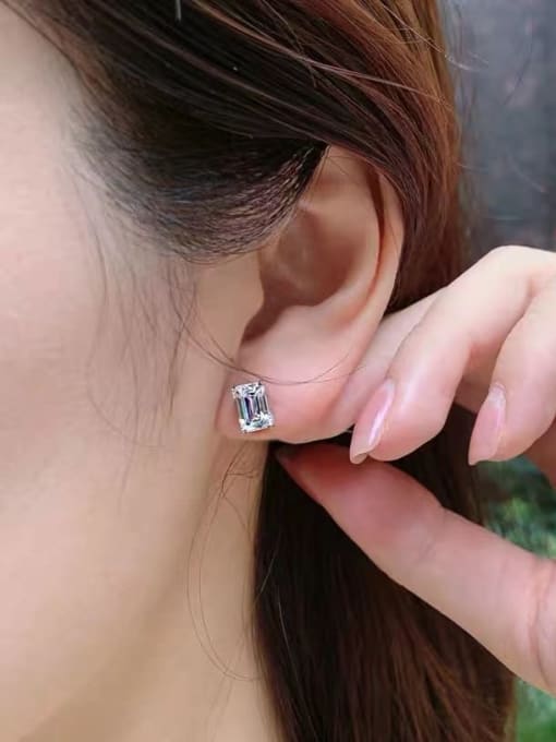 YUEFAN 925 Sterling Silver High Carbon Diamond White Minimalist Stud Earring 1