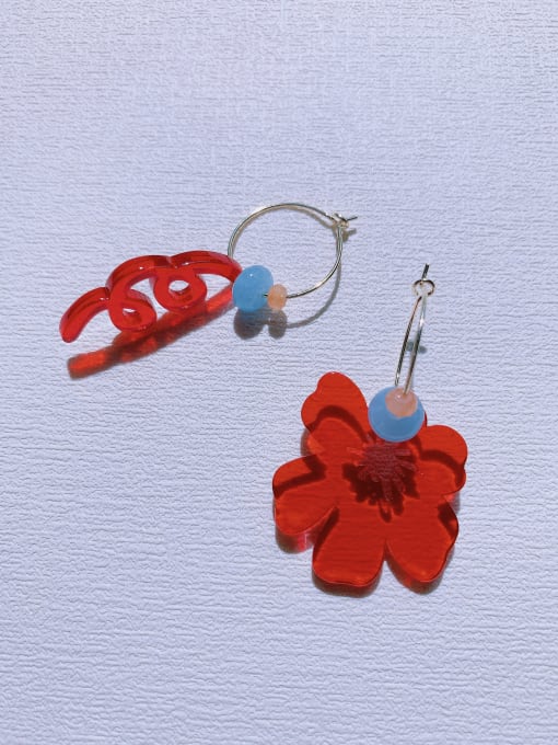 ER-052 Brass Acrylic Flower Minimalist Huggie Earring