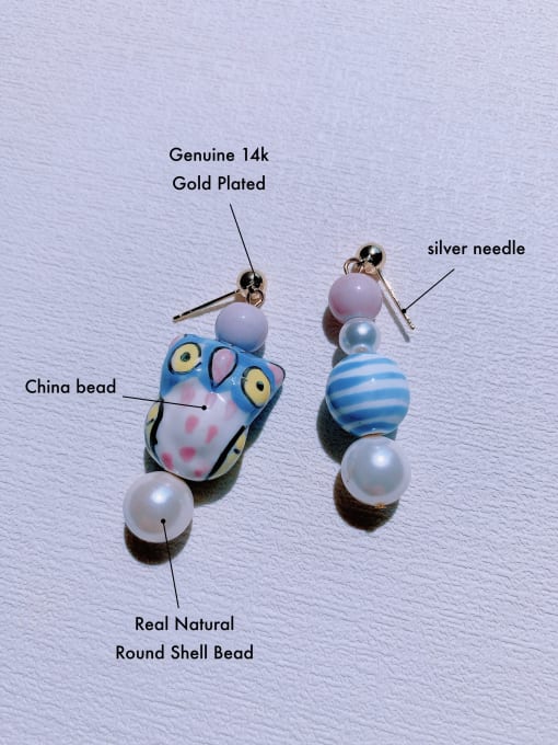 Scarlet White Brass Natural Shell Beads  Enamel Irregular Minimalist Handmade Beaded  Drop Earring 1