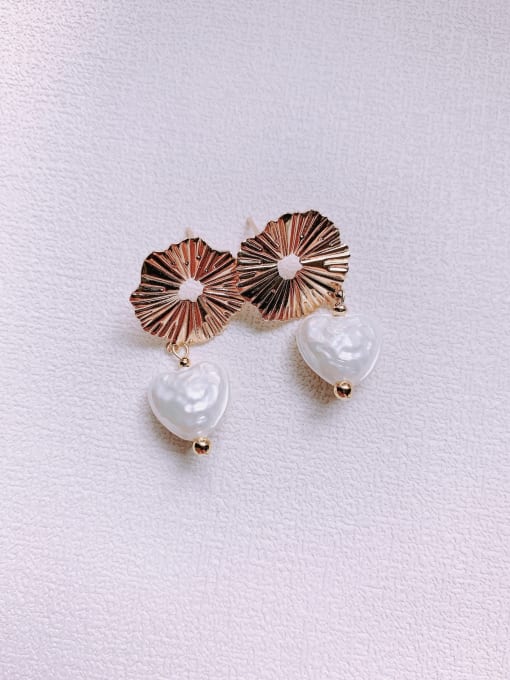 Scarlet White Brass Imitation Pearl Heart Minimalist Drop Earring 0