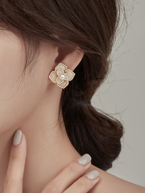ARTINI Copper Alloy Imitation Pearl White Enamel Flower Dainty Stud Earring 3