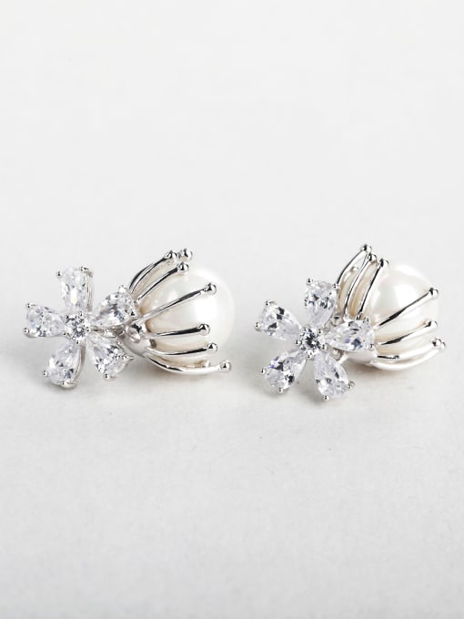 ANI VINNIE Bling bling flower Imitation pearls  Cluster Earrings 0