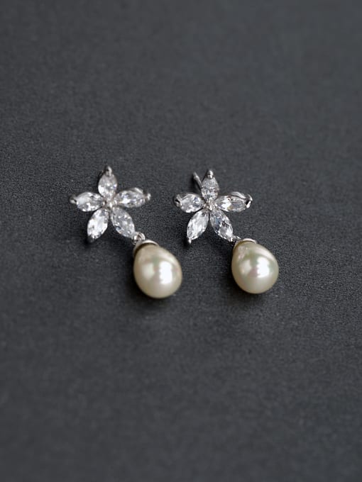 Lin Liang Flower  Pearl   Lovely 925 Silver  Ear Studs