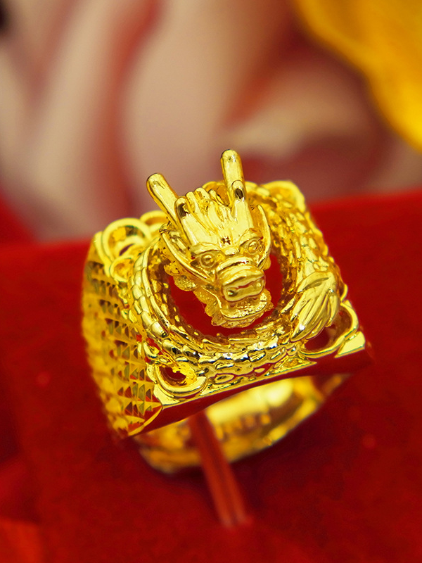 Dragon ring clearance gold